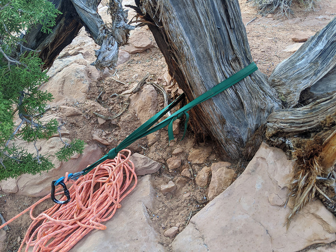 Juniper anchor for the final rappel in Entrajo Canyon